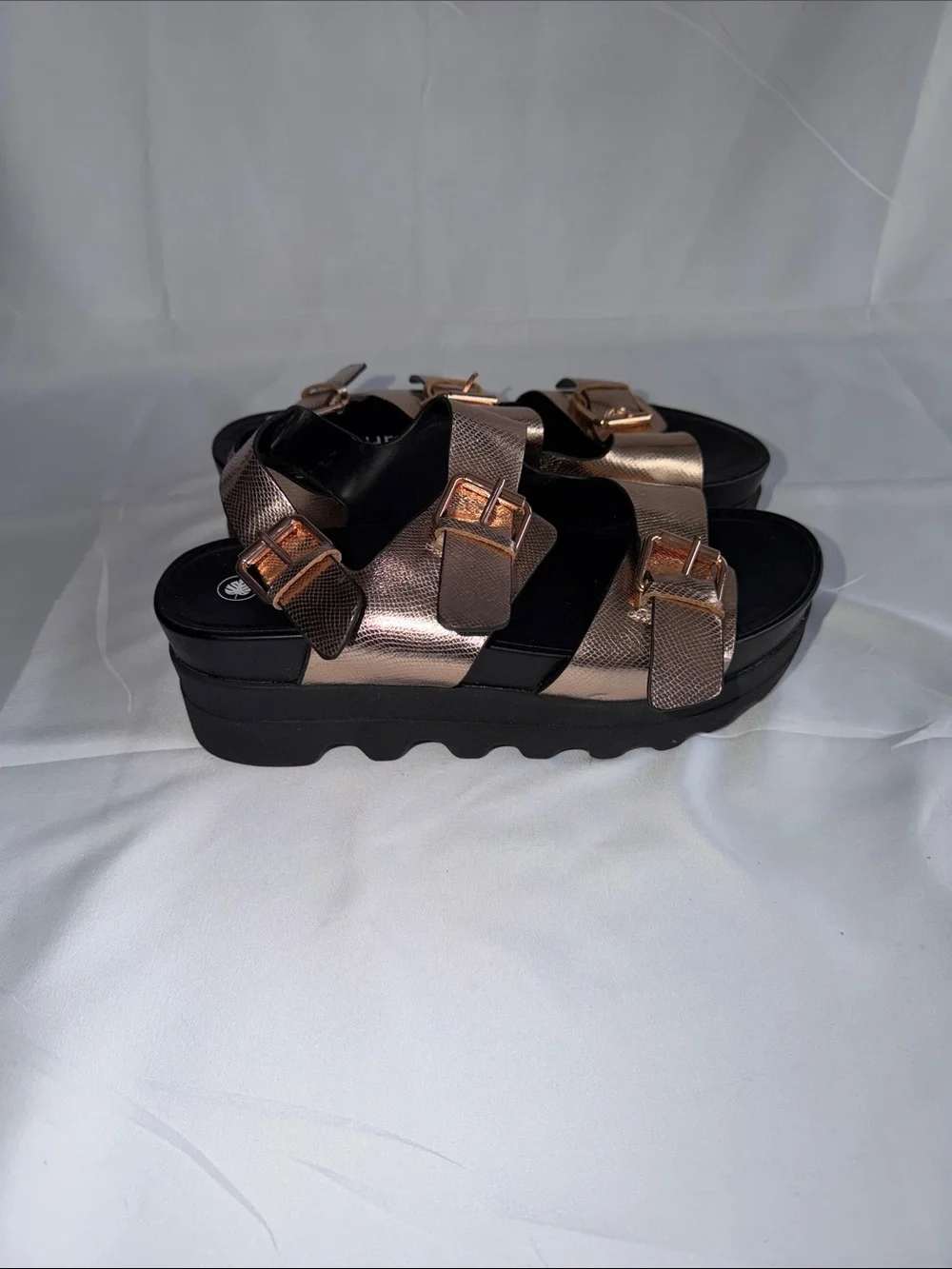nuture roam triple strap